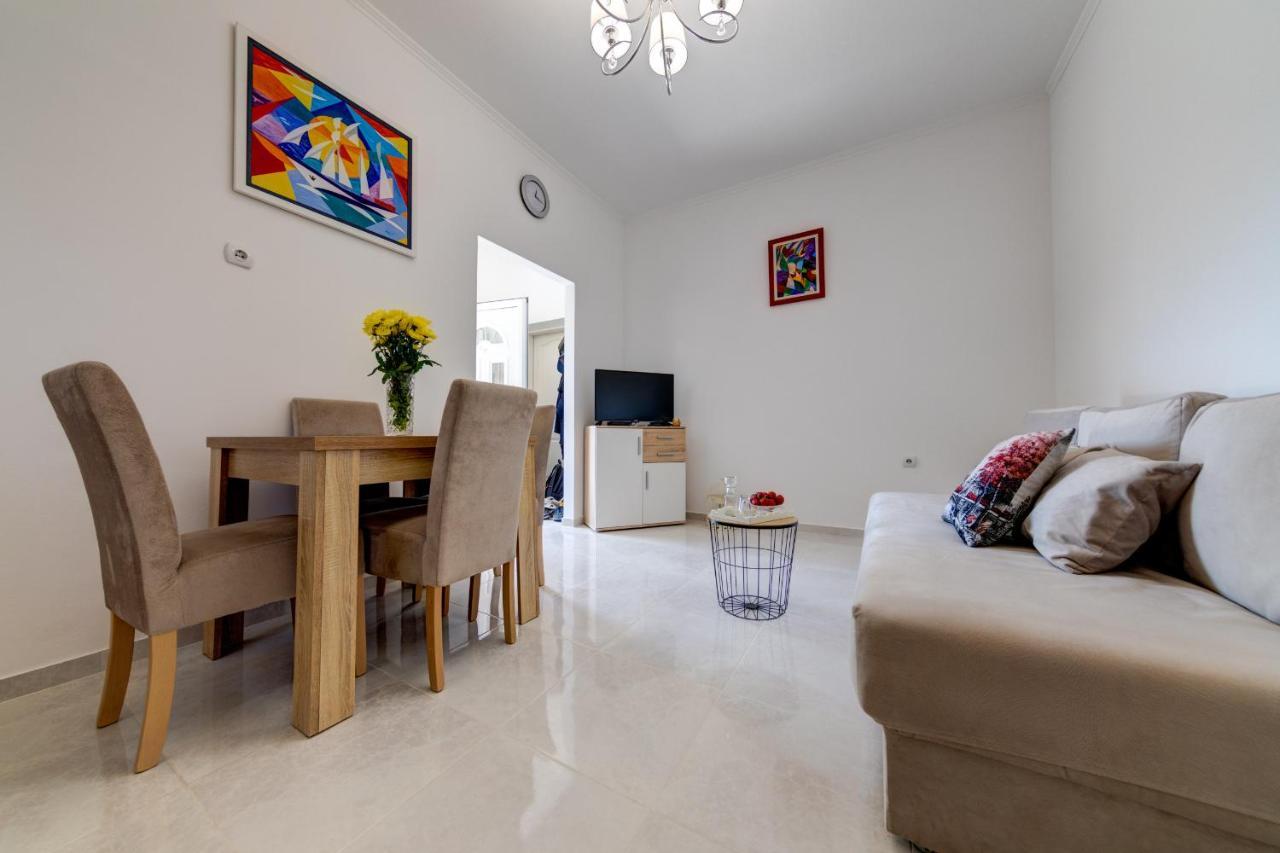 Sunny Nest Apartments โกตอร์ ภายนอก รูปภาพ