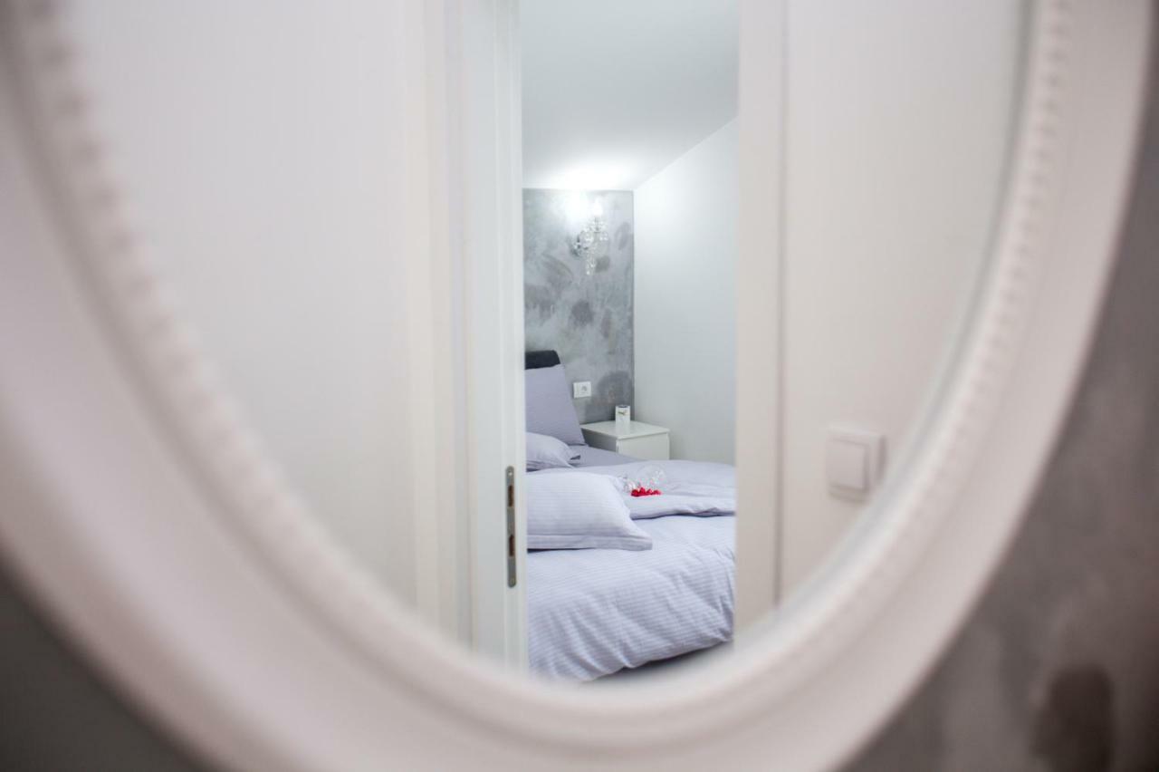 Sunny Nest Apartments โกตอร์ ภายนอก รูปภาพ