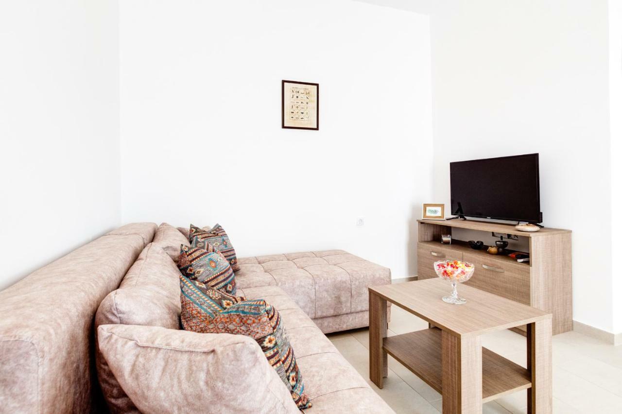 Sunny Nest Apartments โกตอร์ ภายนอก รูปภาพ